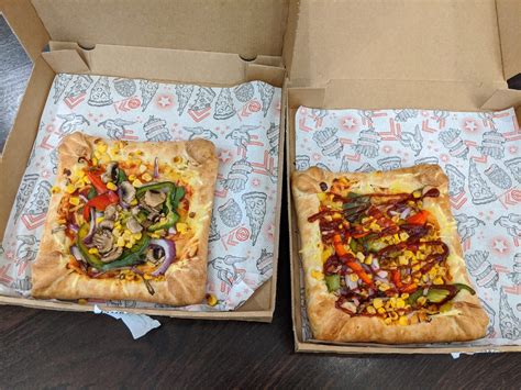 A Meat-Eater and a Veggie Review Pizza Hut’s New Vegan Stuffed Crust - VICE