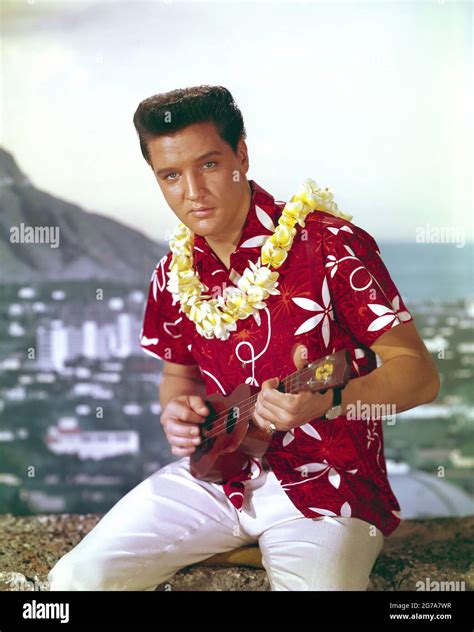 ELVIS PRESLEY "BLUE HAWAII" 1961 Stock Photo - Alamy