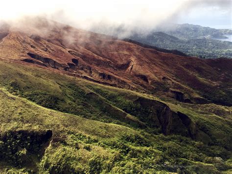 Volcano erupts on Caribbean island for 1st time in 40 years | Daily Sabah