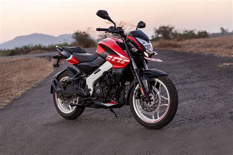 Bajaj Pulsar NS200 STD Price, Images, Mileage, Specs & Features