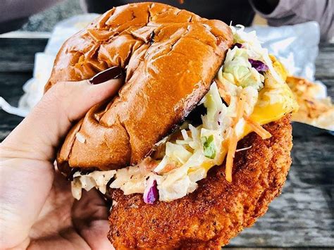 9 Spectacularly Spicy Chicken Sandwiches to Eat Right Now in Houston ...