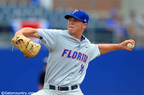 Florida Gators acclimating to new baseball | GatorCountry.com