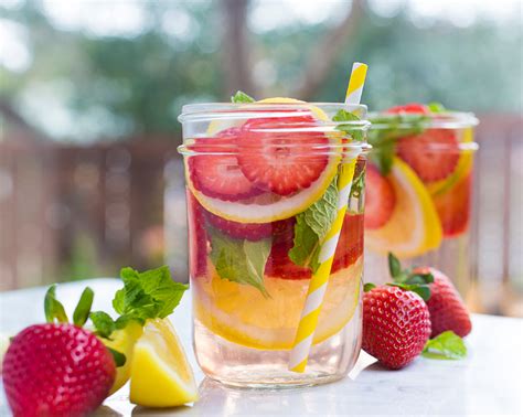 Strawberry Detox Water - Red Blossom Recipes - Strawberries ...