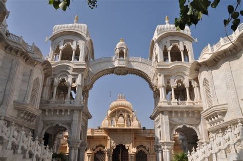 ISKCON Temple / Krishna Balaram Mandir, Vrindavan - Timings, History, Darshan, Pooja Timings