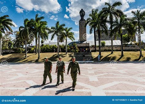 Cuban Soldiers at Che Guevara Mausoleum Editorial Photo - Image of travel, america: 107105821