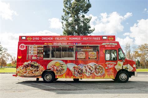 3 Exterior Food Truck Design Tips to Attract More Customers