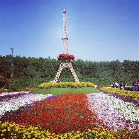 Kristel Travels: Dubai Miracle Garden & Global Village