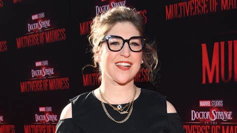 The '90s Sitcom That Gave Mayim Bialik Her Showbiz Start