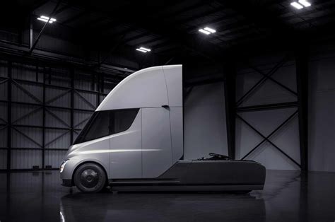 Tesla's Electric Semi-Truck Can Hit 60 MPH in Just 5.0 Seconds | Automobile Magazine