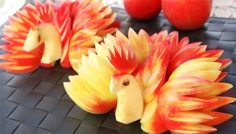 ItalyPaul - Art In Fruit & Vegetable Carving Lessons: Art In Apple Peacocks | Fruit Carving ...