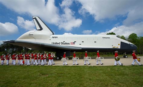 Photo Release: Space Shuttle Discovery Acquired by the Smithsonian | Smithsonian Institution