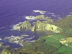 Category:Beaches of Cudillero - Wikimedia Commons