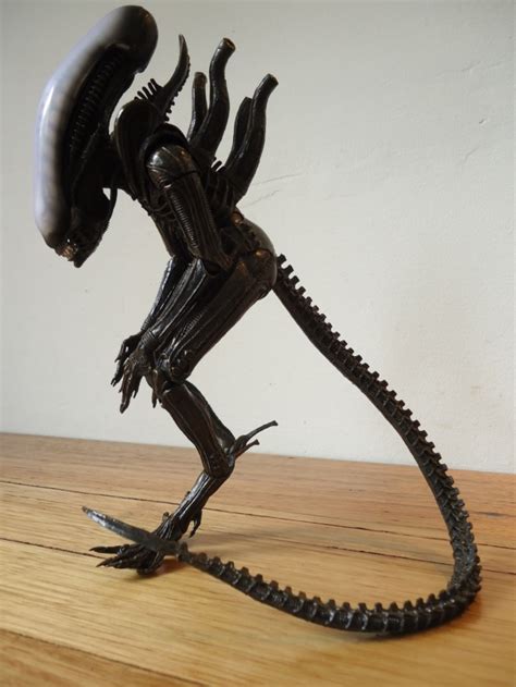 NECA Alien Series 6 – Alien Isolation Xenomorph Review - Alien vs ...