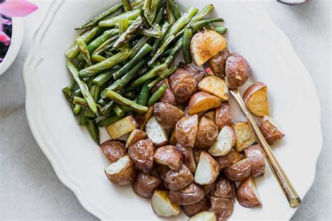 Roasted Green Beans and Potatoes ⋆ 5 Ingredients + 30 Minutes!