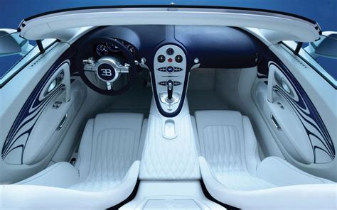 Bugatti-Veyron-Grand-Sport-Vitesse-Interior-Photo