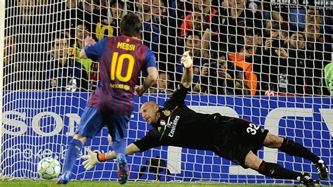 Messi sets UEFA Champions League goal record | UEFA Champions League 2011/12 | UEFA.com