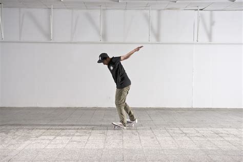 How To: BS 180 Heelflip - Skateboard Trick Tip | skatedeluxe Blog