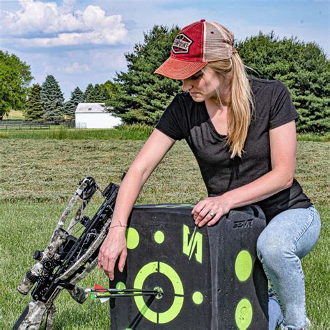 4 Summer Crossbow Shooting Tips for Fall Hunting Success - TenPoint