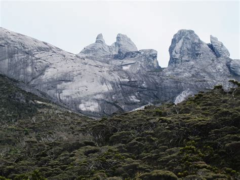 Climbing Mount Kinabalu Guide for 2022 - STINGY NOMADS