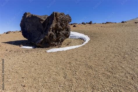 roca volcanica Stock Photo | Adobe Stock