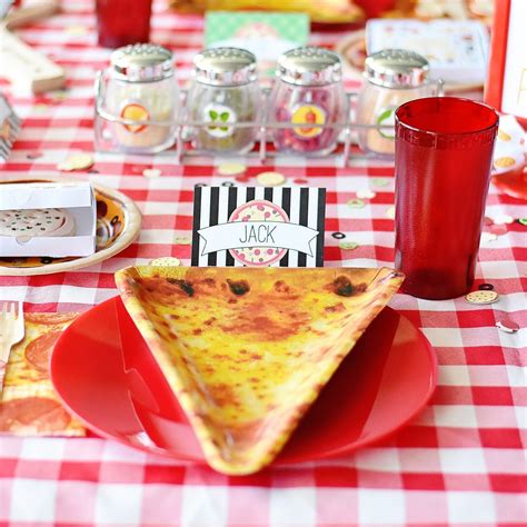 Pizza Party Ideas: The Best Food, Decorations and Favors