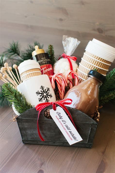 35+ Creative DIY Gift Basket Ideas for This Holiday - Hative