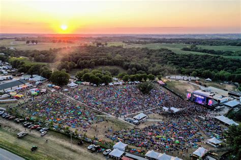 Iowa's Hinterland Music Festival lineup looks killer and we want to go