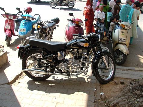 Royal Enfield Bullet 350cc | Royal Enfield 350cc bullet, red… | Flickr