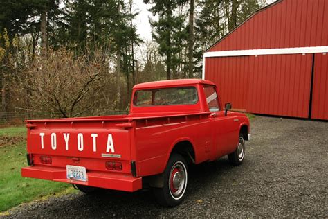 Fourtitude.com - 1967 Toyota Stout