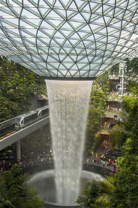 Rain Vortex in Jewel Changi Airport Editorial Image - Image of building, landmark: 185977230