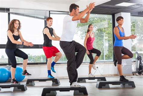 What are the Most Common Aerobics Moves? (with pictures)