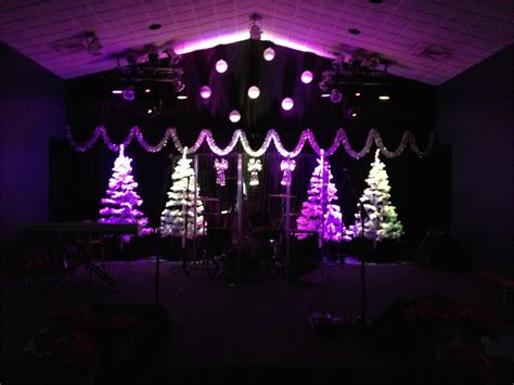 Fluffy Christmas - Church Stage Design Ideas - Scenic sets and stage ...