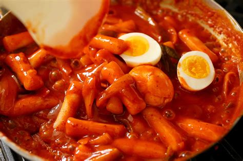 Korean food photo: Tteokbokki (Korean spicy rice cake) - Maangchi.com