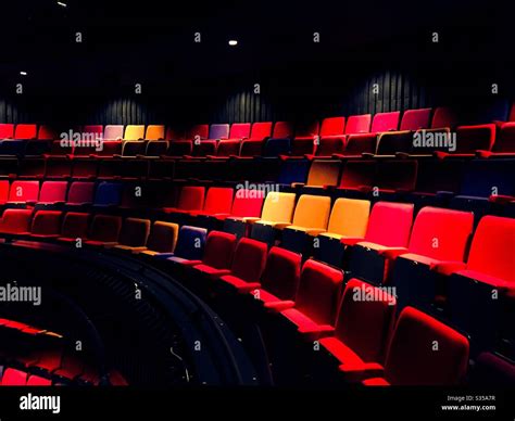 Theatre audience seating hi-res stock photography and images - Alamy