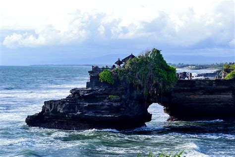 Pura Tanah Lot Temple, Bali | Indonesia Travel Guide