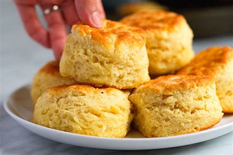 Easy Fluffy Biscuits Recipe