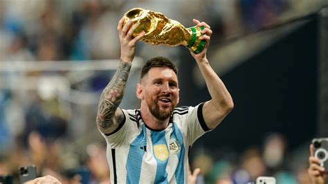 'Diego is smiling now' - Pele congratulates Messi & Argentina while ...