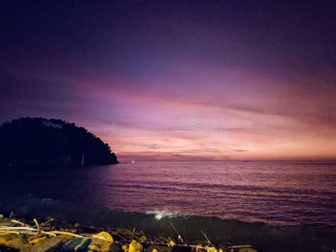 Beautiful Sunset on Padang Beach Sumatera Barat Stock Photo - Image of sunlight, dawn: 263996118