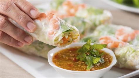 Vietnamese Roll With Spicy Sauce Recipe | MAGGI® Malaysia