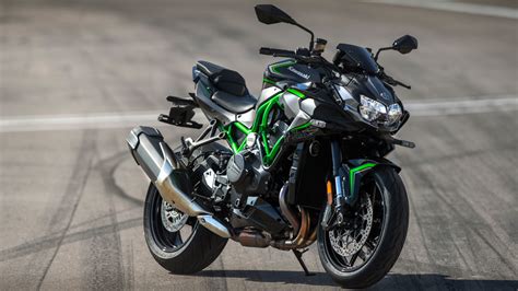 First Ride: Kawasaki’s Z H2 Is a Well-Mannered Road Warrior