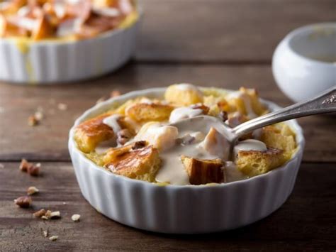 Copycat Golden Corral Bread Pudding Recipe | CDKitchen.com