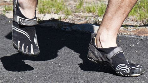 How Barefoot Running Shoes Work HowStuffWorks | vlr.eng.br