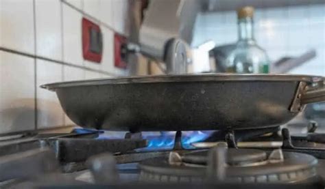 9 Safety Tips For Using Gas Stove at Home: Safely Cook a Meal