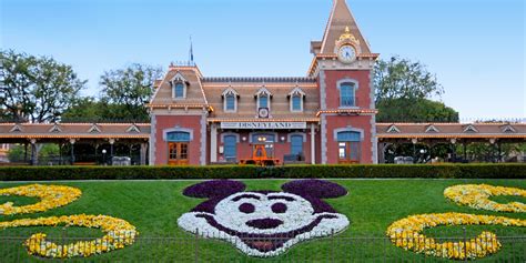 Southern California Disneyland Tour - Short Escape | Adventures by Disney