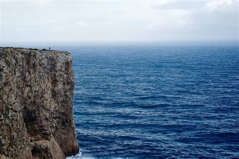 Surfing in Sagres – Algarve. Discover the Sagres Surf Guide.