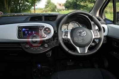 Toyota Yaris Hybrid (Interior) (2012)