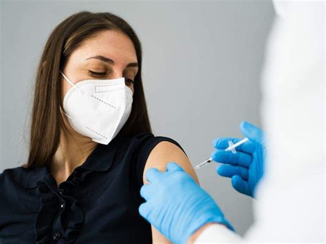 Should you wear a mask if you're vaccinated against Covid? - GKPro News Breaking