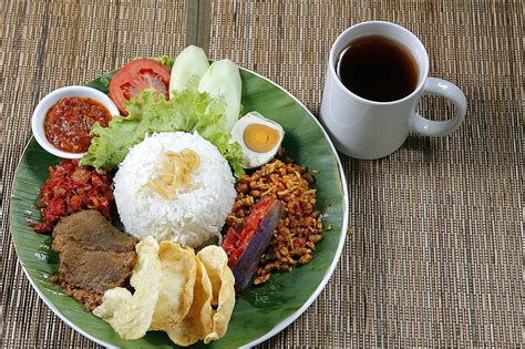 10 Nasi Uduk Enak di Jakarta, Gurihnya Bikin Kangen! - Nibble