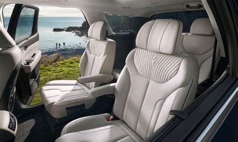 2024 Hyundai Palisade Review | Interior Cargo Space, Color Options & Features Available