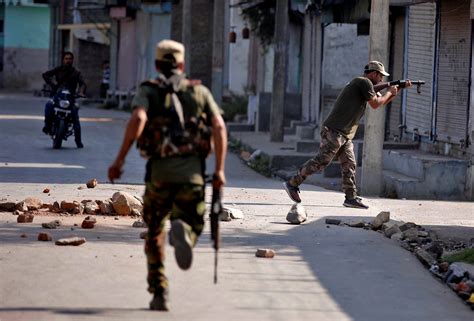 Pakistan, India blame each other for Kashmir fighting - CBS News